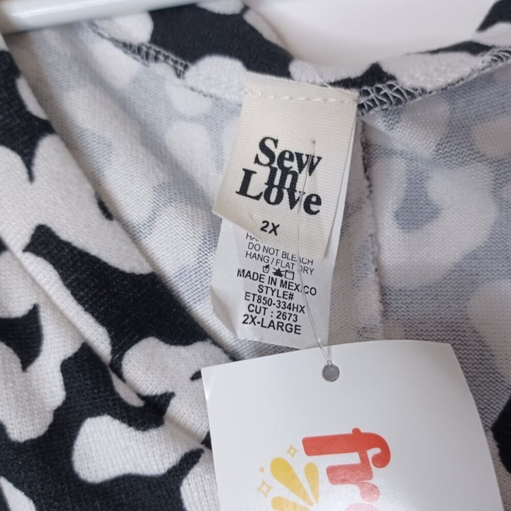 Sew In Love Womens Plus Size 2X Black And White Leopard Chevron Top Long Sleeve - Picture 4 of 6